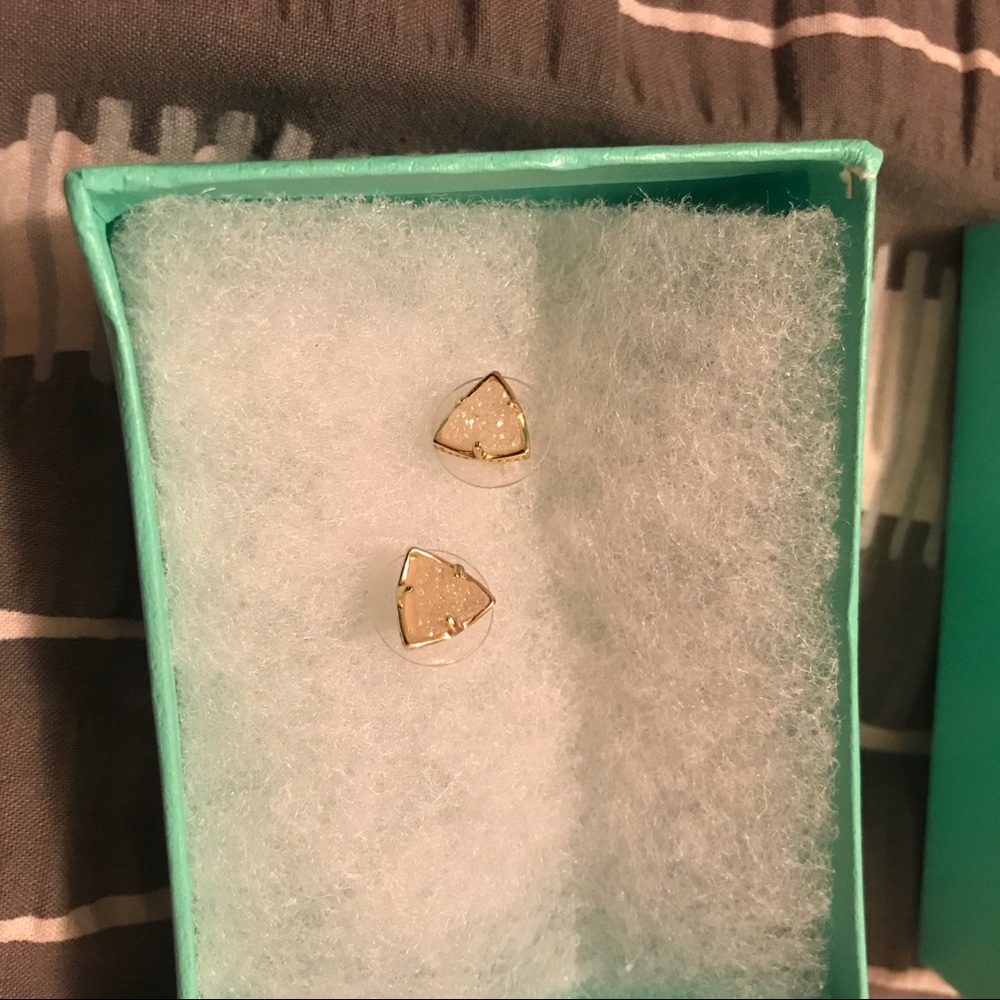 SOLD Kendra Scott Earrings